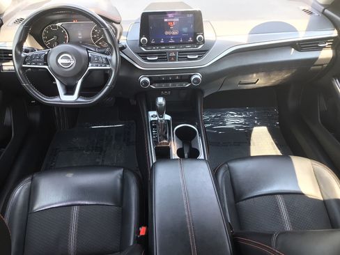 Used 2024 Nissan Altima 2.5 SR FWD image 16