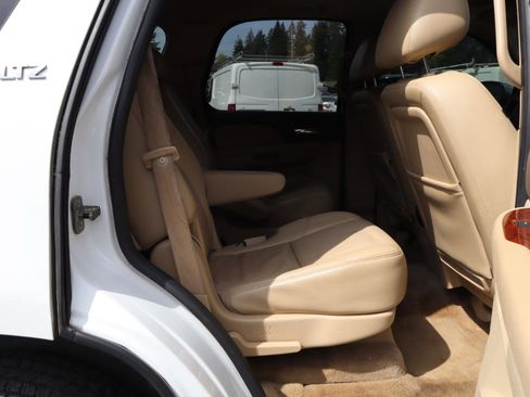 Used 2010 Chevrolet Tahoe LTZ image 9