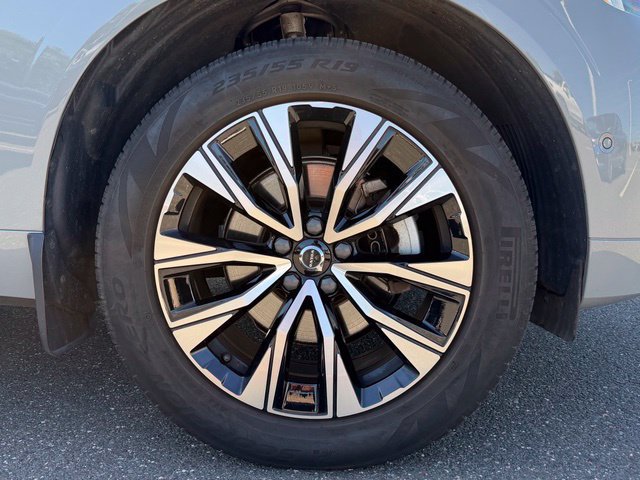 Used 2024 Volvo XC60 B5 Plus w/ Climate Package AWD/4WD image 11