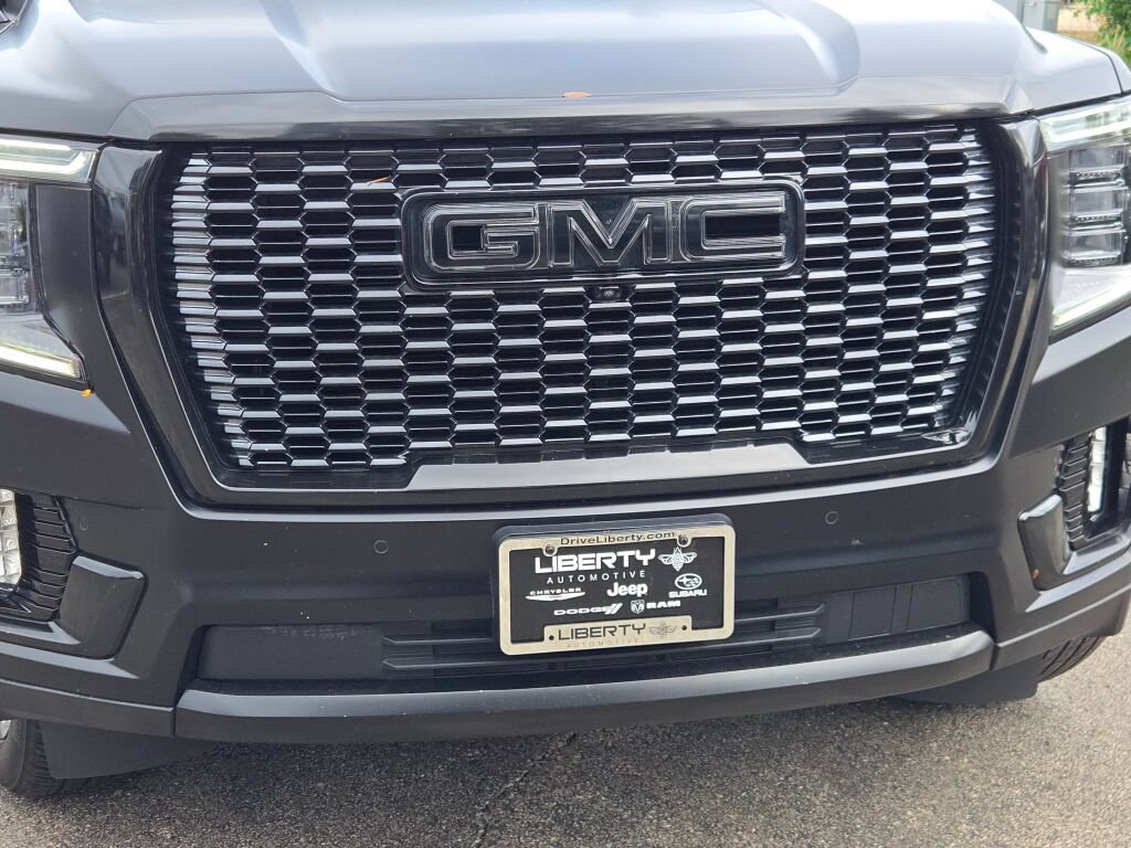 Used 2023 GMC Yukon Denali Ultimate AWD/4WD image 7