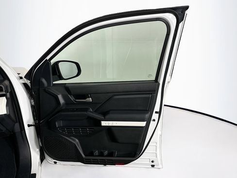 Used 2024 Toyota Tacoma TRD Off-Road image 30