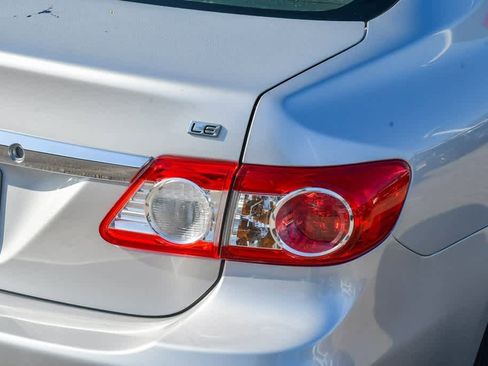 Used 2011 Toyota Corolla LE image 6