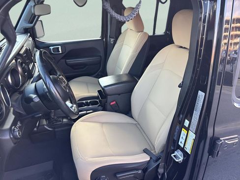 Used 2020 Jeep Gladiator Sport w/ Quick Order Package 24S image 31