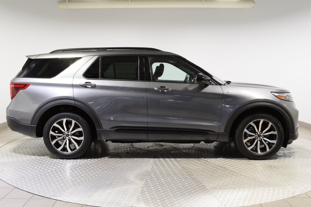 Used 2022 Ford Explorer ST-Line w/ Class IV Trailer Tow Package AWD/4WD image 8