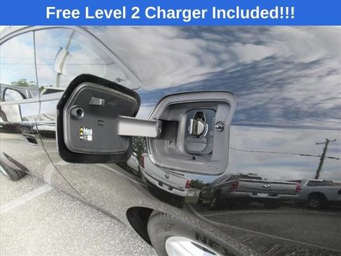 Used 2025 Dodge Charger R/T w/ Quick Order Package 25M R/T image 9