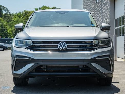Used 2023 Volkswagen Tiguan SE FWD image 3