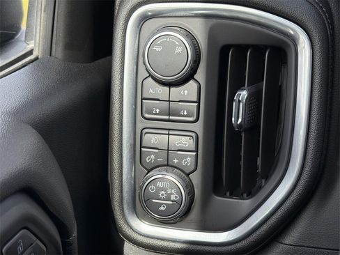 Used 2019 Chevrolet Silverado 1500 LT Trail Boss image 18