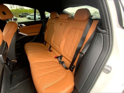 Used 2023 BMW X6 xDrive40i w/ M Sport Package image 22