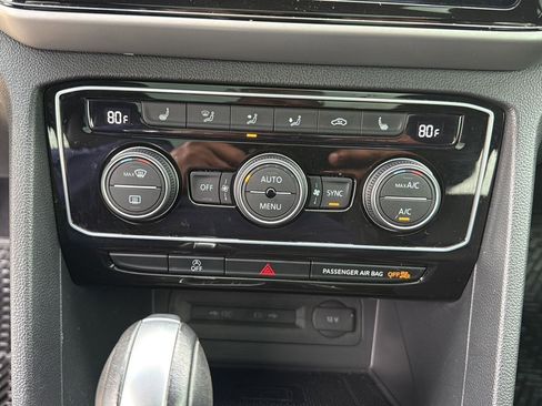 Used 2022 Volkswagen Atlas Cross Sport SE image 19