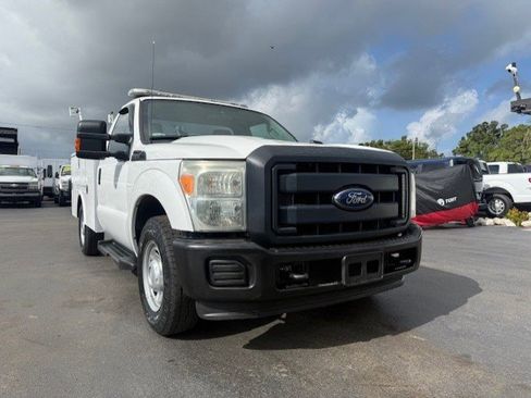 Used 2014 Ford F250 XL w/ Power Equipment Group image 4