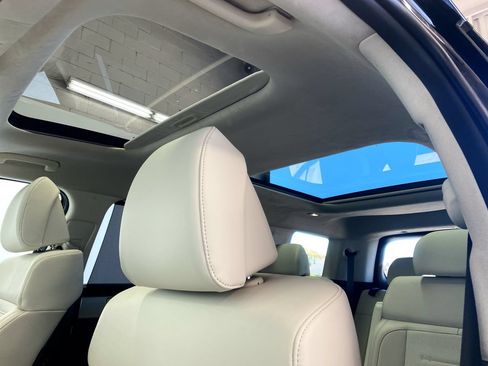 Used 2024 Hyundai Santa Fe Calligraphy AWD/4WD image 19