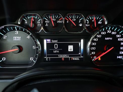 Used 2018 Chevrolet Suburban Premier image 32