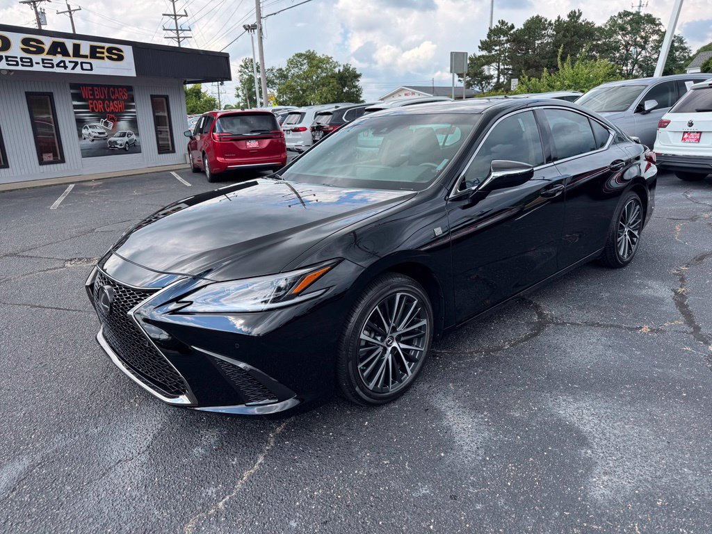 Used 2025 Lexus ES 300h F Sport FWD image 2