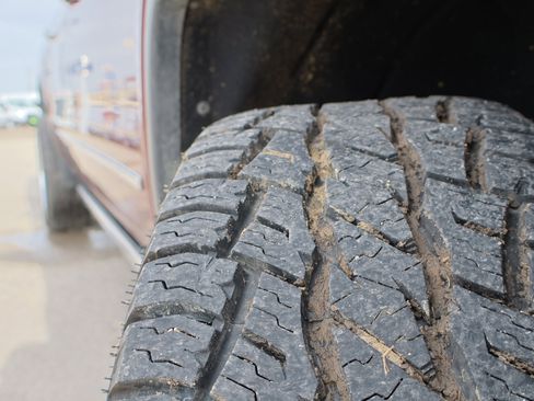 Used 2017 GMC Sierra 1500 Denali w/ Denali Ultimate Package image 11