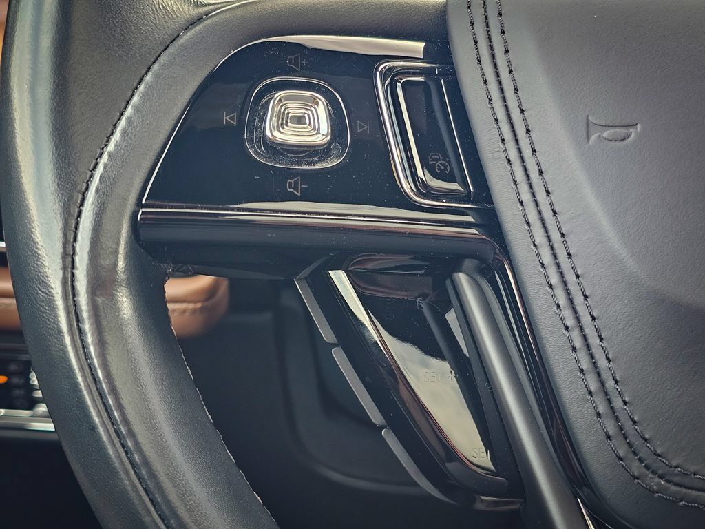 Used 2023 Lincoln Aviator Reserve w/ Equipment Group 201A AWD/4WD image 19