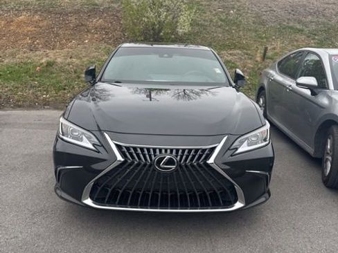 Used 2025 Lexus ES 350 350 Luxury w/ Accessory Package (Z2) image 2