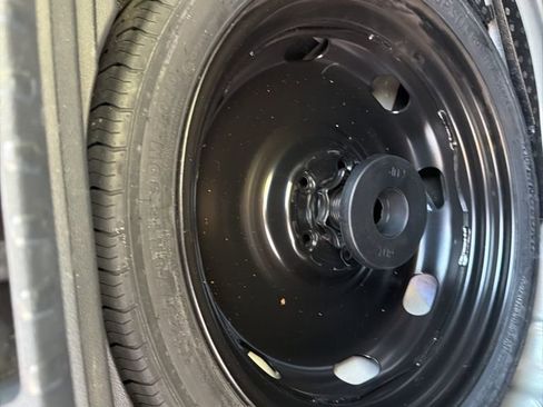 Used 2022 Volkswagen Taos SE image 8