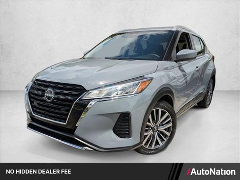 Used 2022 Nissan Kicks SV FWD image 1