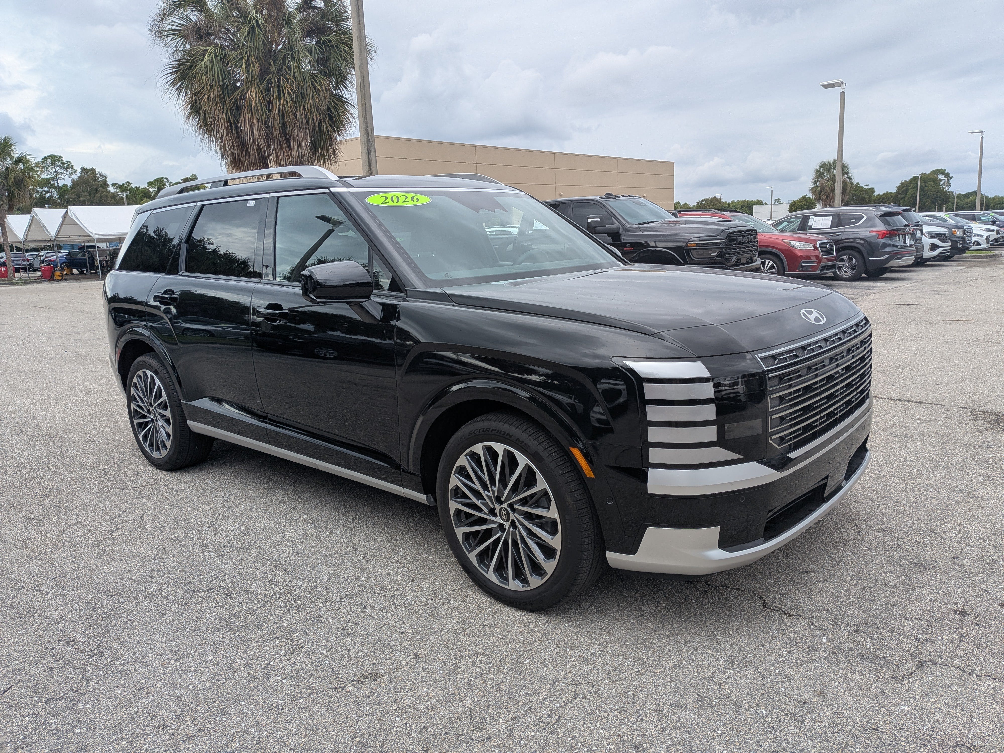 Used 2026 Hyundai Palisade Calligraphy AWD/4WD image 2