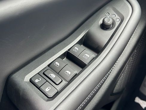 Used 2025 Jeep Grand Cherokee Limited w/ Black Appearance Package RWD image 33