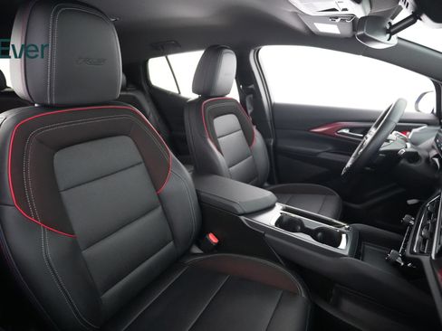 Used 2025 Chevrolet Equinox EV RS w/ LPO, All-Weather Mat Package FWD image 23