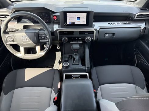 Used 2025 Toyota Tacoma TRD Sport AWD/4WD image 13