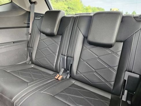 Used 2025 Volkswagen Atlas SE FWD image 30