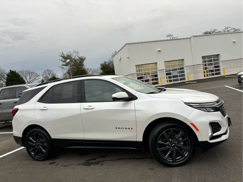 Certified 2022 Chevrolet Equinox RS w/ RS Leather Package image 4