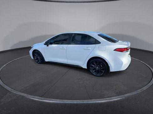 Used 2025 Toyota Corolla SE image 10