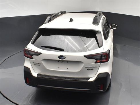 Used 2020 Subaru Outback Premium image 43