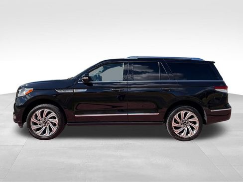 Certified 2024 Lincoln Navigator Premiere AWD/4WD image 6