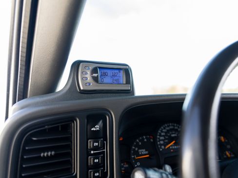 Used 2006 Chevrolet Silverado 2500 LT w/ Heavy-Duty Power Package image 36