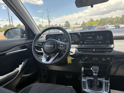Used 2026 Kia Seltos LX AWD/4WD image 3