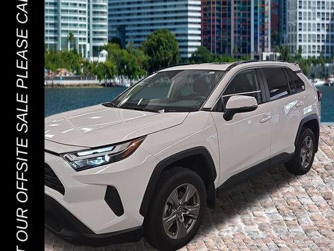 Used 2024 Toyota RAV4 XLE w/ Convenience Package FWD image 27