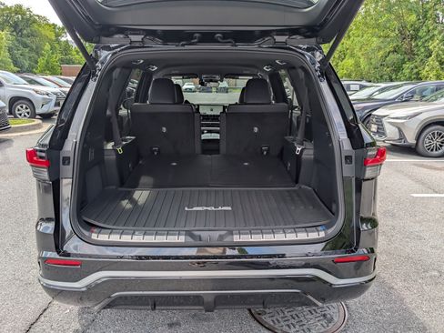 New 2026 Lexus TX 500h AWD image 10