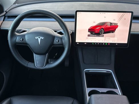 Used 2023 Tesla Model Y Long Range image 13