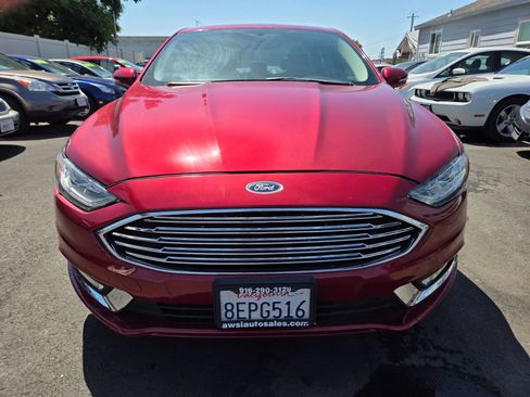 Used 2017 Ford Fusion SE w/ Fusion SE Technology Package image 6