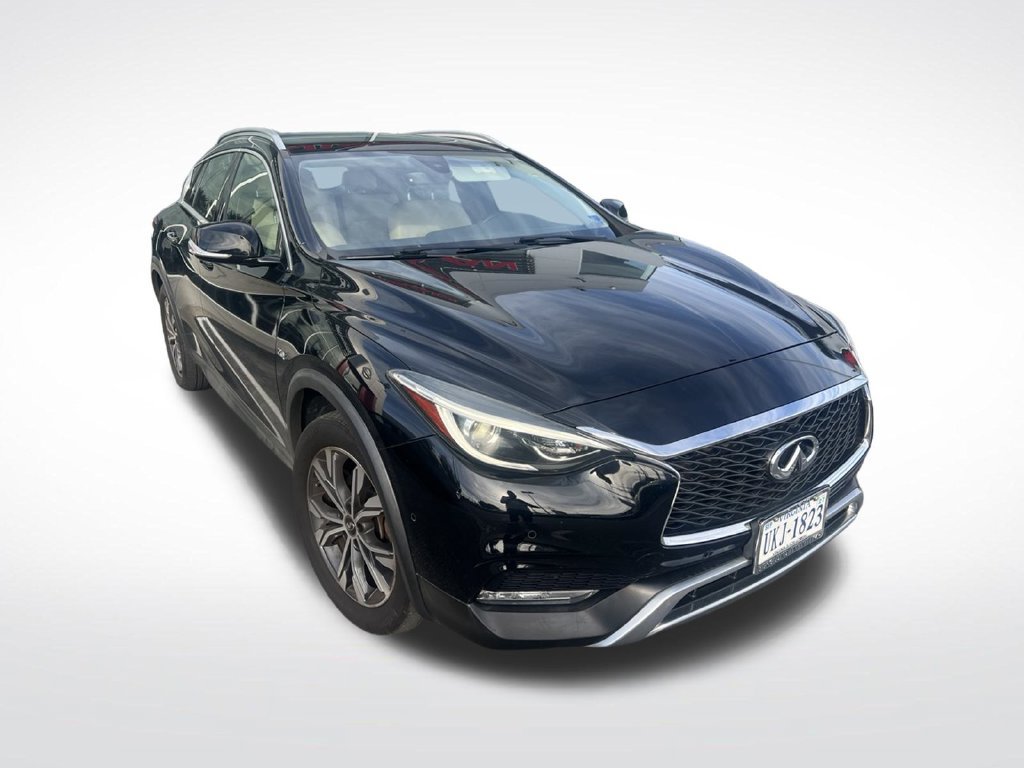 Used 2017 INFINITI QX30 Premium w/ Navigation Package AWD/4WD image 2