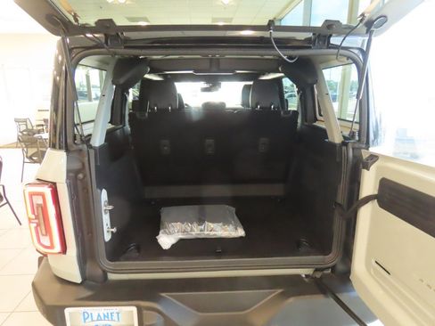 Used 2024 Ford Bronco Wildtrak AWD/4WD image 12