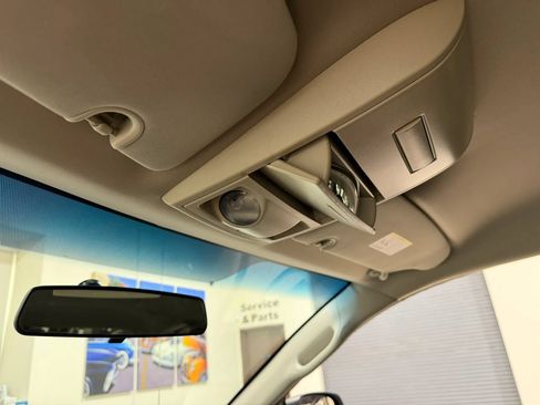 Used 2017 Dodge Grand Caravan SE FWD image 36