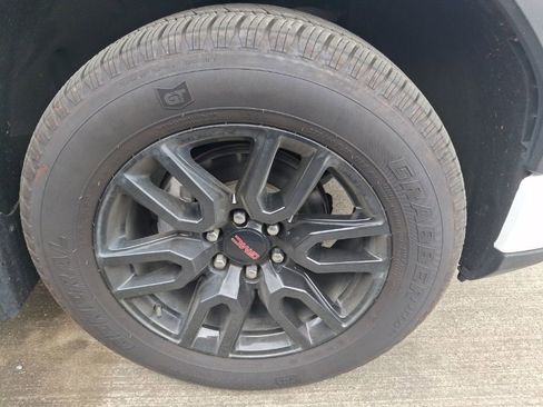 Used 2023 GMC Sierra 1500 Elevation AWD/4WD image 5