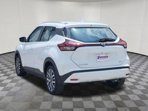 Used 2024 Nissan Kicks SV FWD image 3