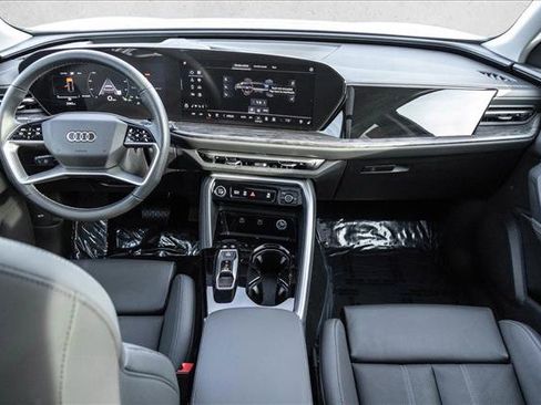 Certified 2025 Audi Q5 Premium Plus w/ Premium Plus image 21