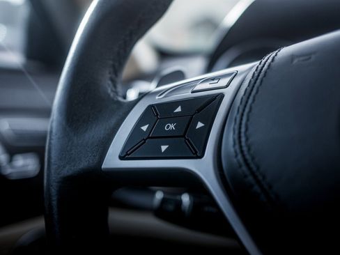 Used 2013 Mercedes-Benz SL 63 AMG image 18