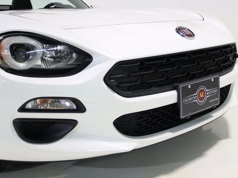 Used 2017 FIAT 124 Spider Classica image 23
