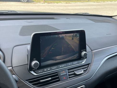 Used 2024 Nissan Altima 2.5 SV image 23