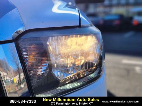 Used 2018 Toyota Tundra SR5 image 7