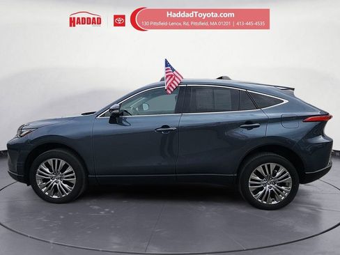 Used 2024 Toyota Venza XLE AWD/4WD image 2