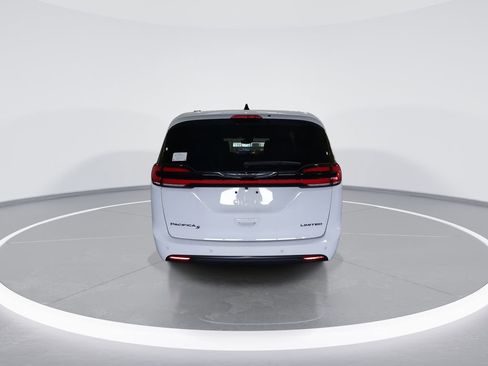 New 2026 Chrysler Pacifica Limited w/ S Appearance Package image 7