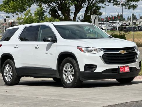 Used 2018 Chevrolet Traverse LS image 10